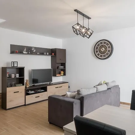 Los Gatos Apartment *